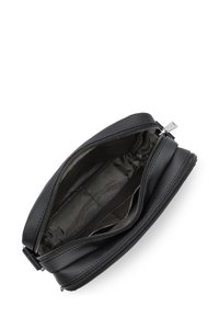 Borsa con zip nera realizzata in materiale testurizzato, caratterizzata da un ampio interno con rivestimento liscio e numerosi scomparti per l'organizzazione.