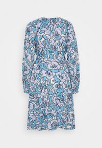 Langärmliges Kleid aus leichtem Stoff, mit einem blau-schwarzen Blumenmuster auf weißem Hintergrund, einer taillierten Taille und einem gestuften Rock.