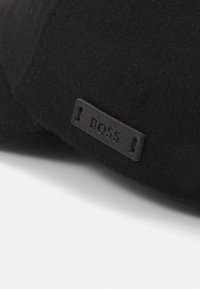 BOSS ZED - Naģene - black