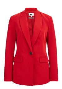 Červený blazer se strukturovaným designem, jedním knoflíkem, klopovými límci a dvěma předními kapsami, vyrobený z hladkého materiálu.