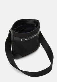 Tommy Hilfiger TH CENTRAL RPREVE MINI CROSSOVER - Torba čez telo - black