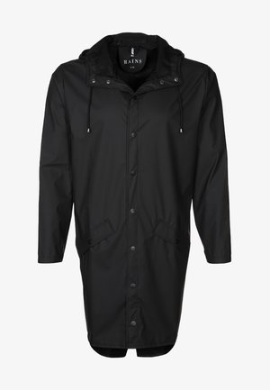 Long imperméable noir avec capuche, boutons-pression à l'avant, cordon autour de la capuche et deux poches à rabat inclinées à l'avant.