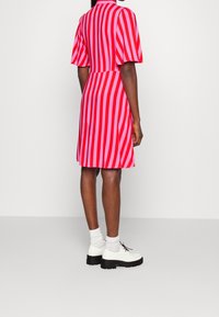 YAS Tall Abito a camicia - pink