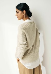 Next Stickad tröja - neutral brown
