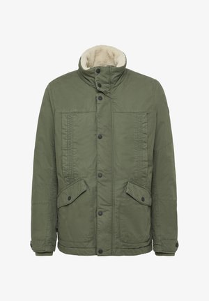 Grüne Winterjacke mit hohem Kragen, Knopf- und Reißverschluss, zwei Fronttaschen mit Klappe und Fleece-Futter im Kragen.