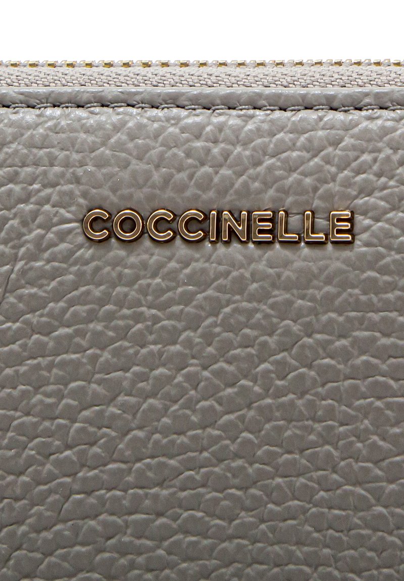 Damen Geldbörsen | Coccinelle Geldbörse stone/grau - ZC68798 Damen Geldbörsen | Coccinelle Geldbörse stone/grau - ZC68798