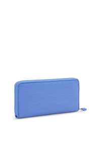 Blå plånbok av tyg med en slät textur. Rektangulär form med dragkedjeslutning och en liten dragkedjehane. Enkelt design.