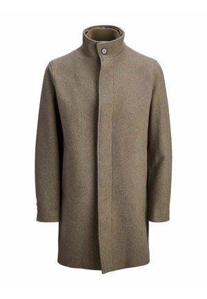 Manteau en laine marron avec un col haut, fermeture à boutons sur le devant et poches latérales. Le tissu a une texture lisse et une coupe ajustée.