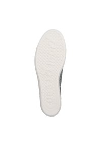Suola in gomma bianca con grip testurizzato, caratterizzata da un logo in rilievo. Parte superiore in materiale glitter grigio con una finitura liscia che circonda la suola.