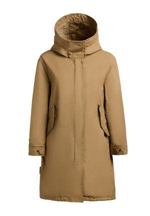 Hosszú barna kapucnis téli kabát elülső zsebekkel és gombos mandzsettákkal, teljes takarást és meleget biztosítva.