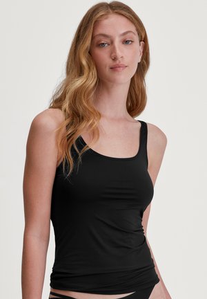 Zwarte tanktop met een ronde hals en smalle bandjes, gemaakt van een gladde, rekbare stof en met een aansluitend ontwerp.