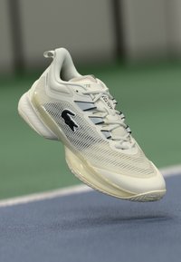 AG LT23 ULTRA - Teniso bateliai įvairiai dangai - off white