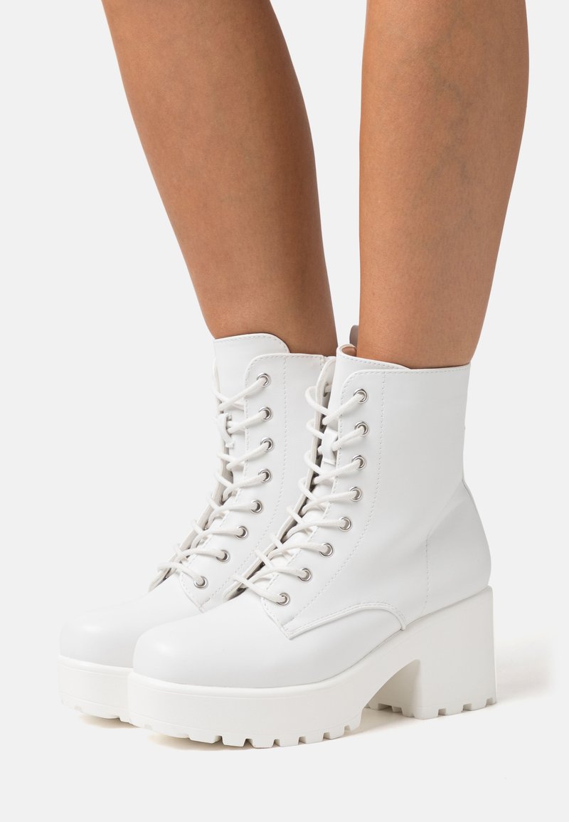 Koi Footwear GIN PLATFORM MILITARY BOOTS Schnürstiefelette white