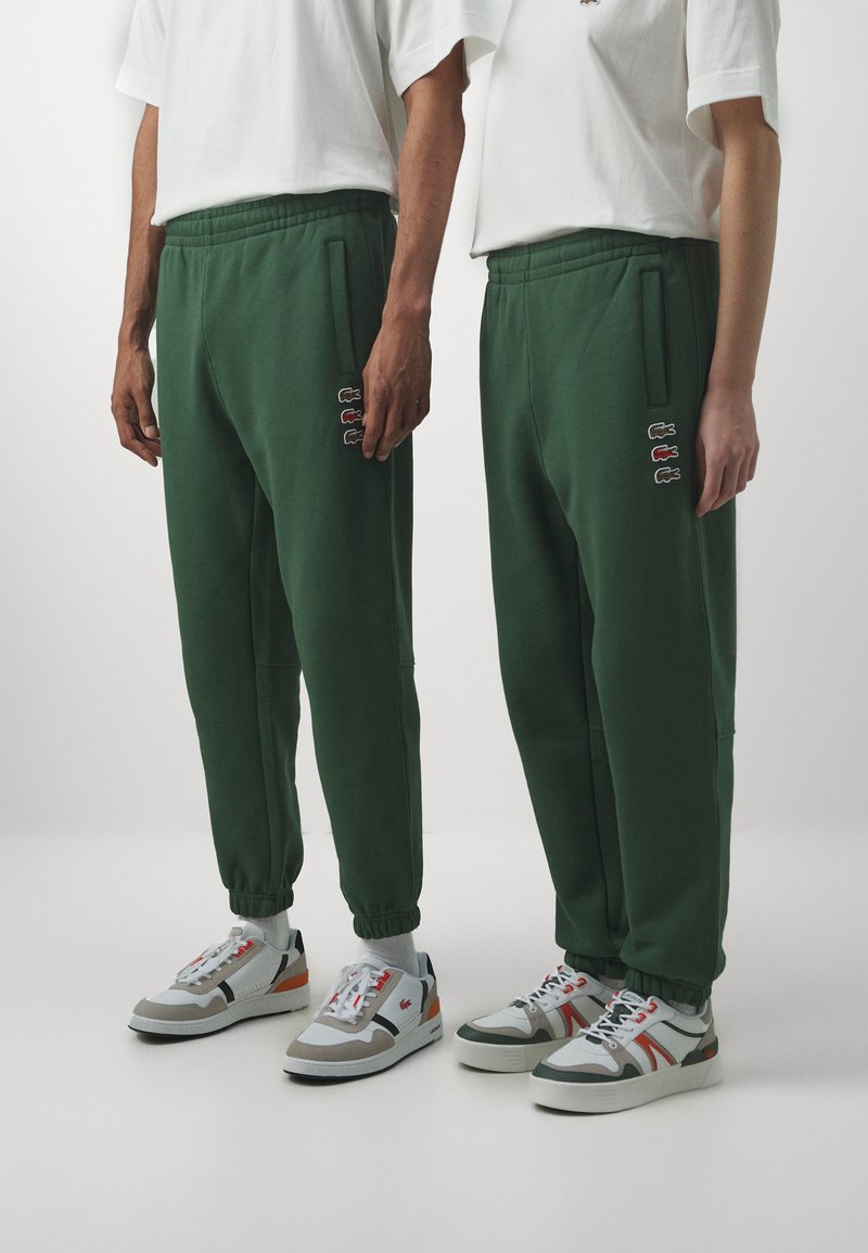 Lacoste - EXCLUSIVE UNISEX - Treniņtērpa apakšdaļas - sequoia, Palielināt