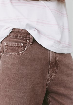PULL&BEAR, STANDARD FIT - DENIM BERMUDA SHORTS - Short - brown