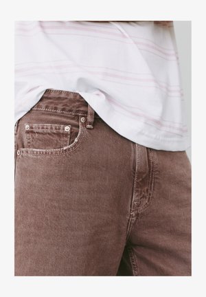 PULL&BEAR, STANDARD FIT - DENIM BERMUDA SHORTS - Short - brown