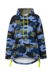 Felpa con cappuccio a motivo camouflage in blu, verde e nero. Presenta un cappuccio con cordino e un orlo gathered con dettagli in verde neon.
