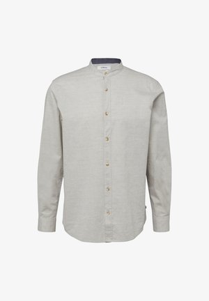Camicia grigio chiaro a maniche lunghe con colletto alla coreana e bottoni marroni sul davanti, mostrata su sfondo bianco.