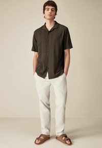 Next TEXTURED SHORT SLEEVE - Majica - brown