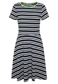 Robe à rayures bleu marine et blanches avec manches courtes, texture côtelée, corsage ajusté et jupe évasée ; présente un accent vert au niveau de l'encolure.