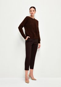 adL BUTTONED FRONT - Strickjacke - brown