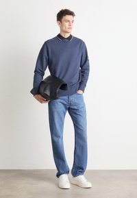 Calvin Klein Jeans BADGE CREW NECK - Felpa - ink