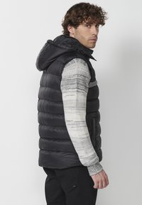 Koroshi Strukirani kaput - black