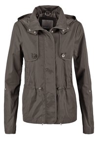 Veste légère marron avec fermeture éclair à l'avant, poches poitrine boutonnées, taille ajustable et capuche.