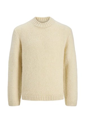 Pull tricoté couleur crème avec col montant, poignets et ourlet côtelés, présenté sur fond blanc.