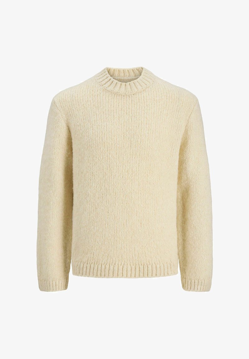 Pull tricoté couleur crème avec col montant, poignets et ourlet côtelés, présenté sur fond blanc.