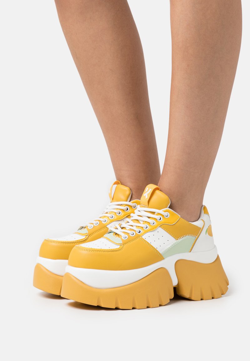 Koi Footwear JUICE TRAINERS Sneakers laag orange/oranje Zalando.nl