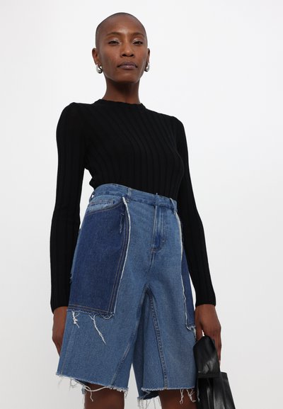 Ksenia Schnaider REWORKED BERMUDA  - Pantaloni scurți din denim - denim mixed blue
