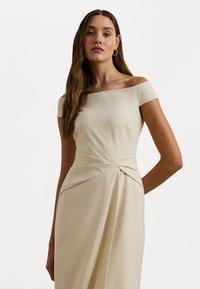 Lauren Ralph Lauren CREPE OFF THE SHOULDER GOWN - Iltapuku - mascarpone cream