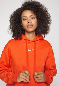 Nike Sportswear HOODIE - Camisola - mantra orange