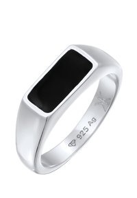 Sterling silver ring med en rektangulär svart onyx-sten, slät yta och ingraverade 925-markeringar på insidan av bandet.
