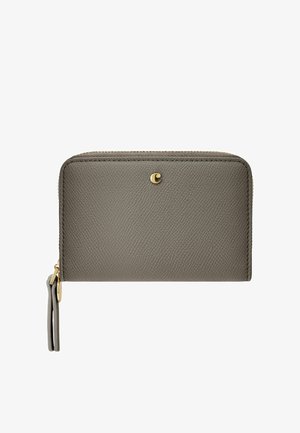 Portefeuille rectangulaire texturé gris avec fermeture éclair dorée et petit emblème doré en forme de "C" sur le devant, tirette de la fermeture éclair fixée sur le côté gauche.