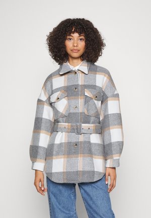 PCSELMA OVERSHIRT JACKET - Krátký kabát - white/grey/natural