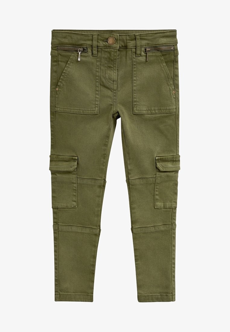 Pantalon cargo vert olive avec poches avant à glissière, fermeture à boutons et poches à rabat sur les cuisses, conçu pour un usage décontracté.