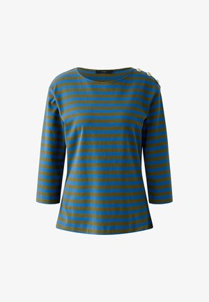 Gestreepte langermige top in olijfgroen en blauw, met een ronde halslijn en drie decoratieve knopen op de linkerschouder. Zachte stofstructuur.