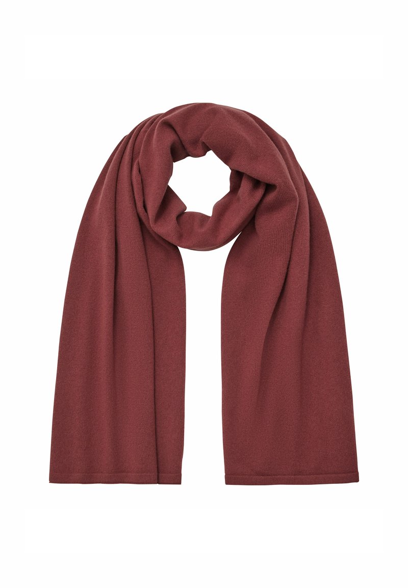 Écharpe bordeaux en tissu doux et texturé, comportant un design simple ; forme longue et fluide sans motifs ni accents supplémentaires.