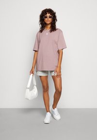 adidas Originals TEE - T-shirt básica - oxide