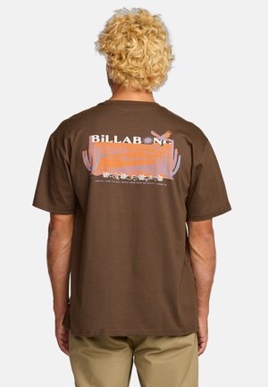 LAND TO SEA  - T-shirt med print - brown