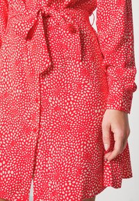 VILA Petite VIPAYA SHIRT DRESS - Robe chemise - red