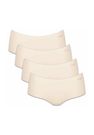 Cuatro bragas hipster beige sin costuras para mujer, cuidadosamente apiladas, cada una con un pequeño logo de Sloggi en la cintura.