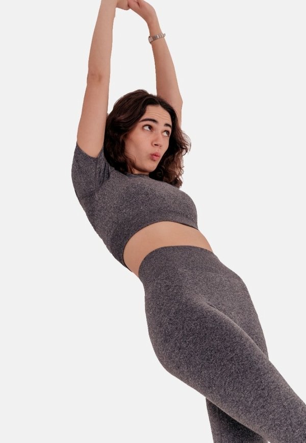 SENA SEAMLESS SHORT SLEEVE - Basic T-shirt4