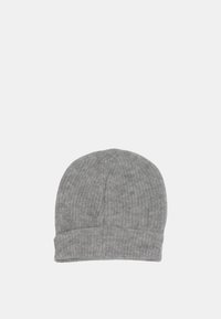 Berretto lavorato a maglia grigio con texture a costine e orlo arrotolato. Vestibilità regolabile adatta a diverse dimensioni della testa. Materiale morbido e caldo.