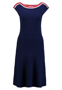 Robe bleu marine à manches courtes, avec un col rond orné de rayures rouges et blanches. Ourlet évasé et corsage ajusté.