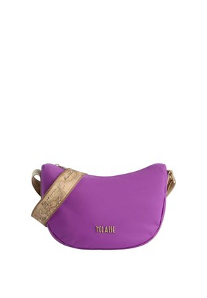 Borsa a tracolla viola a forma di mezzaluna con cinturino regolabile beige, caratterizzata da una stampa a mappa vintage e logo dorato "T'CLASSE" sul davanti.