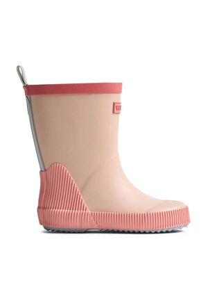 Bota de lluvia de goma para niños de altura media en rosa claro con suela y tacón acanalados en rosa más oscuro, con una lengüeta en la parte trasera.