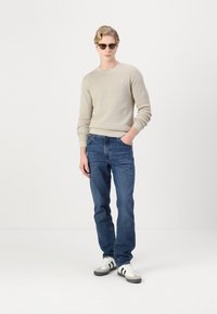 Thumbnail Image 3